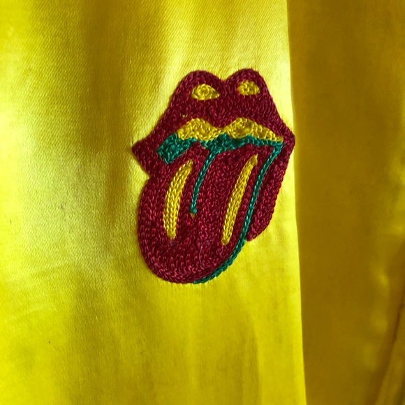 ❌❌😍SOLD BACK TO THE FAMILY 😍🎉HP🎉Actual Jacket. - Picture 2 of 8